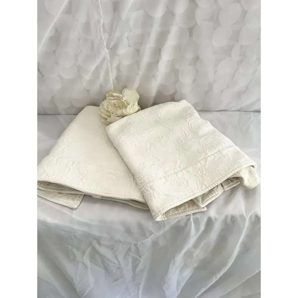 VTG Set Of Two Ivory Matelasse Pillow Shams Square Euro Fleur De Lis Brazil